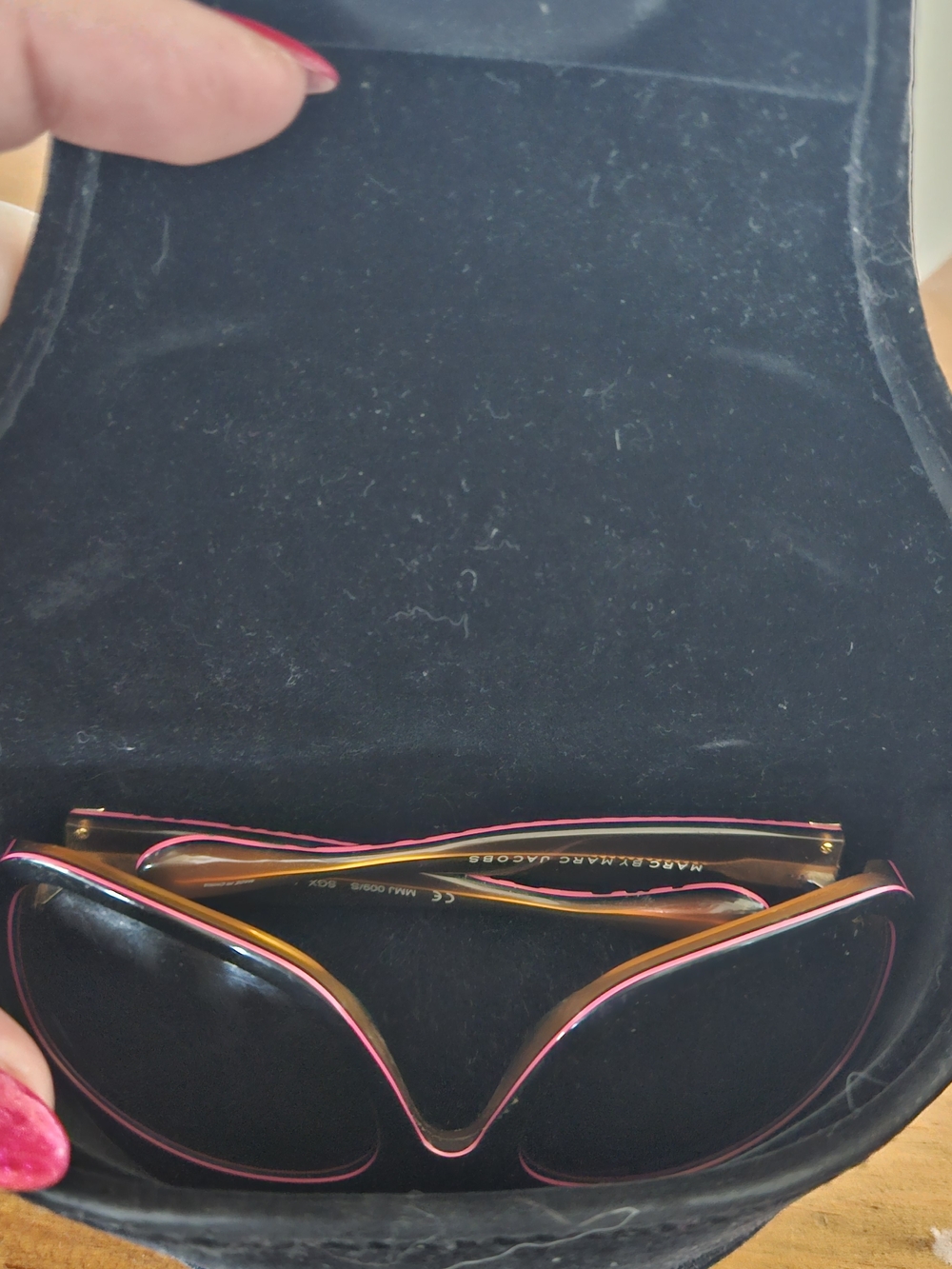 Marc by Marc Jacobs Women's Black and Pink Sunglasses - Picture 5 of 5